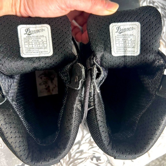 *Like New Danner Kinetic 8” Black Hiking Boots. Size 6, they run a tad small. - Picture 8 of 9